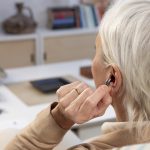 Conozca los 5 retos a los que se enfrenta una persona con disminución auditiva en su día a día